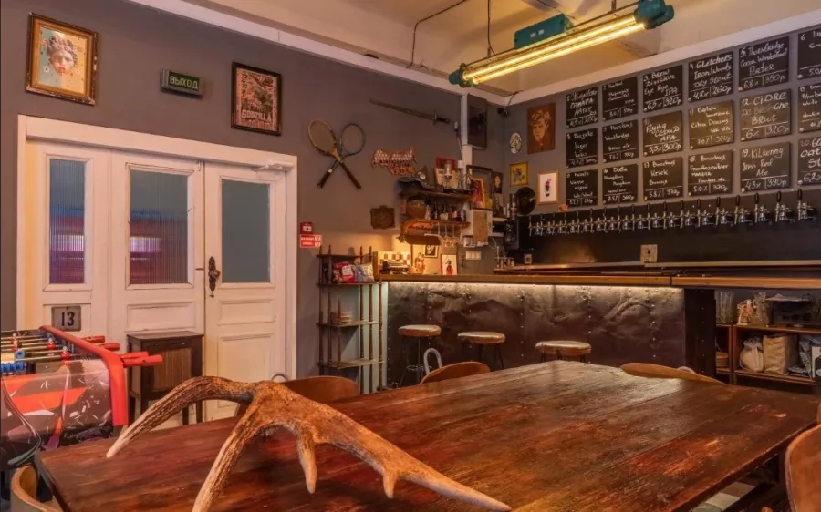 Бар Pub13 в Москве: Пивной бар, Настольные игры, Танцпол, Можно с собакой, Спортивные трансляции,