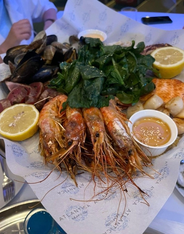 Ресторан Atlantica Seafood в Москве: Рыбная кухня, Авторская кухня, Средиземноморская кухня, Детское меню, Детский уголок,
