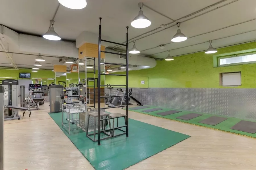 Фитнес-клуб Adept Gym в Москве: Разовые посещения, Йога, Калланетика, Пилатес, Стретчинг, Фитбол, Массаж, Солярий,