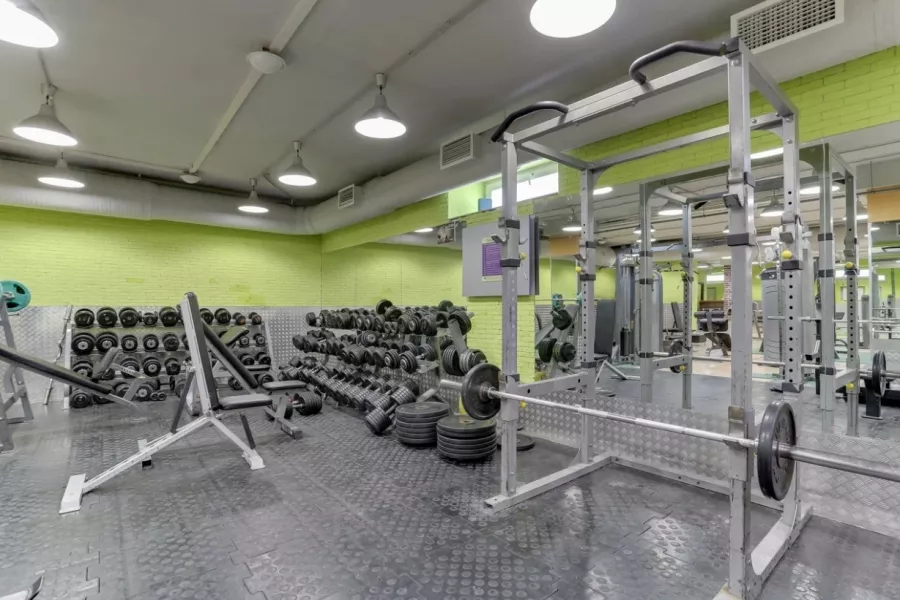 Фитнес-клуб Adept Gym в Москве: Разовые посещения, Йога, Калланетика, Пилатес, Стретчинг, Фитбол, Массаж, Солярий,