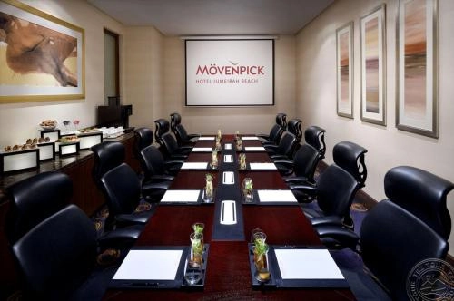 Отель Mövenpick Hotel Jumeirah Beach 5* в Дубаи: Прибрежный отель , Люкс номера , Спа , Семейные номера, Фитнес , Рестораны , Бар , Шведский стол , Апартаменты , Конференц-зал,