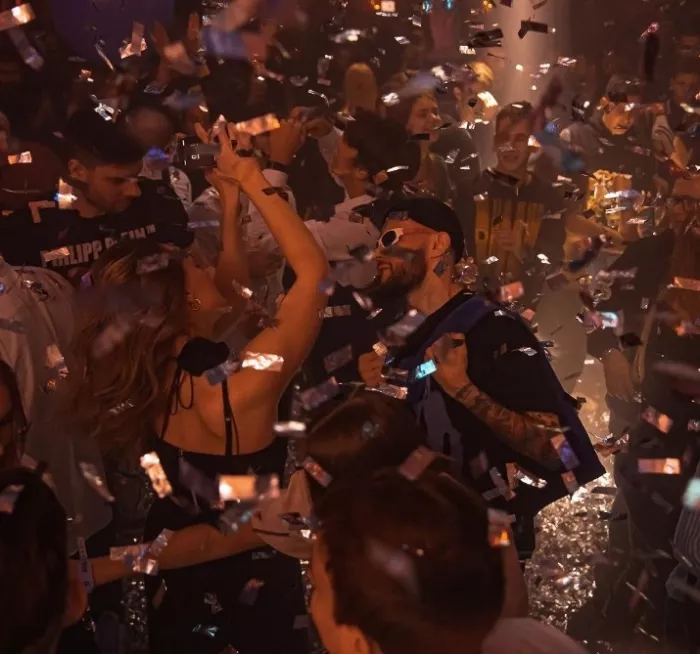 Ночной клуб  VK GIPSY  в  Москве