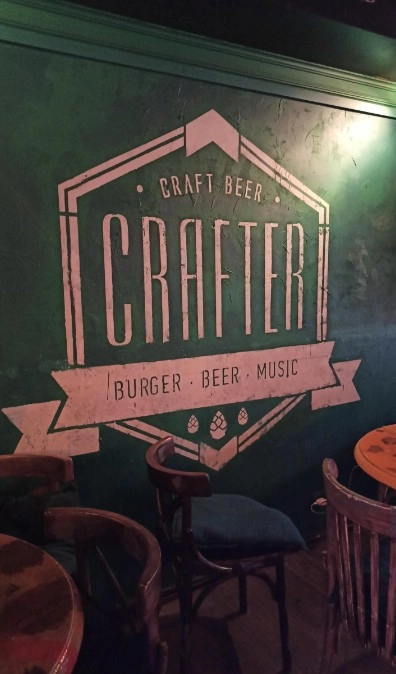 Неоновый бар с авторскими коктейлями Crafter Bar в Москве: Пивной бар, Проведение банкетов, Заказ столиков, Заказ навынос, Можно с собакой,