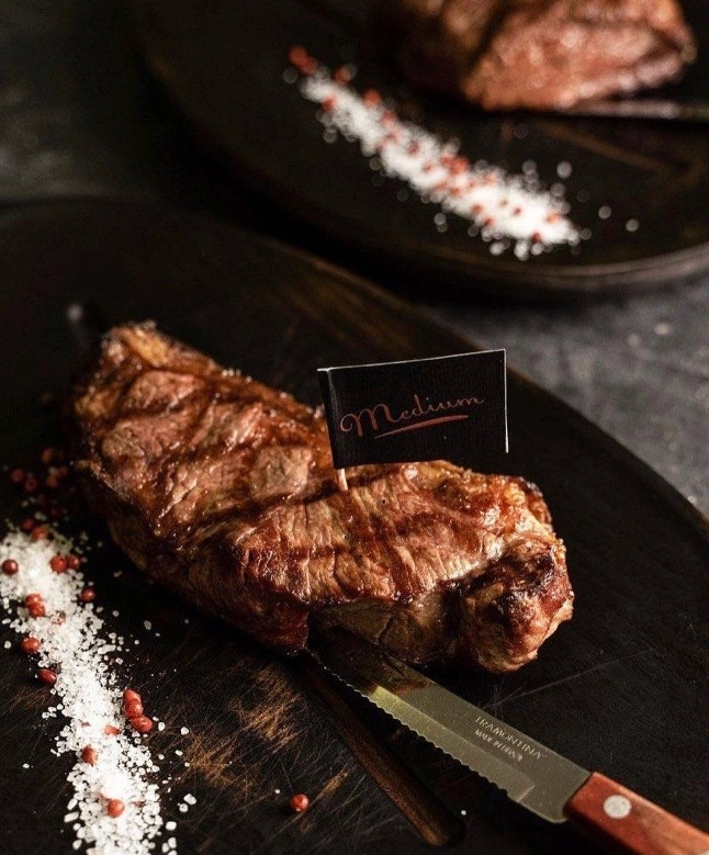 Стейк-хаус с мужским характером Black Angus в Москве: Стейк-хаус, Русская кухня, Постное меню, Спортивные трансляции, Детское меню, Американская кухня, Европейская кухня,