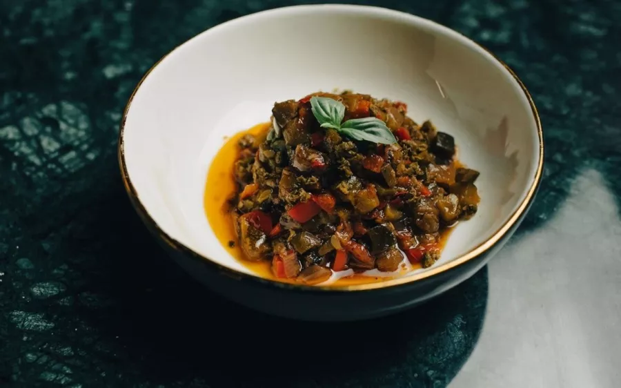 Бар Bijou в Москве: Коктейльный бар, Французская кухня, Заказ навынос, Танцпол, Проведение банкетов, Живая музыка,