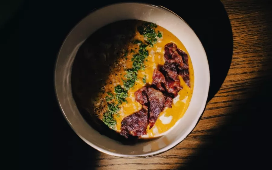Бар Bijou в Москве: Коктейльный бар, Французская кухня, Заказ навынос, Танцпол, Проведение банкетов, Живая музыка,