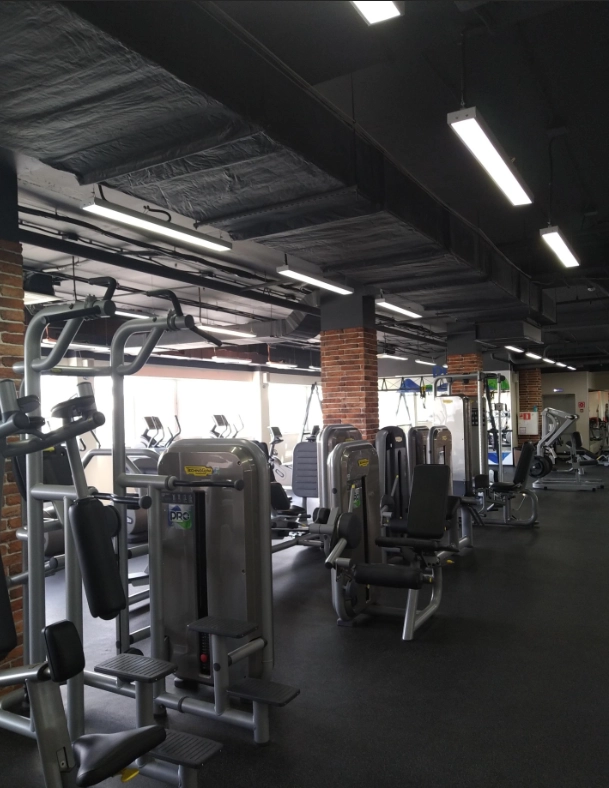 Фитнес-клуб Pro fitness в Москве: Разовые посещения, Аэробика, Боевые искусства, Детский уголок, Йога, Кроссфит, Сайкл, Танцы, Фитнес для детей, Персональный тренер, Фитнес бар, TRX тренировки, Сауна, Солярий,
