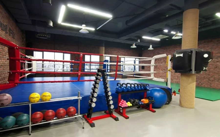 Фитнес-центр BestFit в Москве: Аквааэробика, Аэробика, Боевые искусства, Детский уголок, Йога, Кроссфит, Пилатес, Сайкл, Стретчинг, Бассейн,