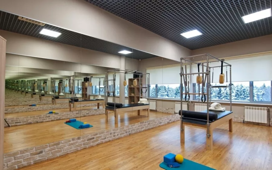 Фитнес-центр BestFit в Москве: Аквааэробика, Аэробика, Боевые искусства, Детский уголок, Йога, Кроссфит, Пилатес, Сайкл, Стретчинг, Бассейн,