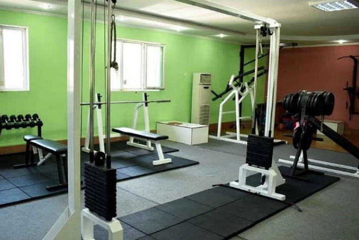 Тренажёрный зал Grand Sport Gym в Москве: Разовые посещения, Боевые искусства, Персональный тренер, Фитнес бар,