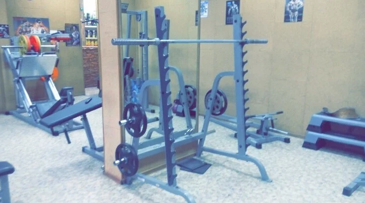 Тренажёрный зал Grand Sport Gym в Москве: Разовые посещения, Боевые искусства, Персональный тренер, Фитнес бар,