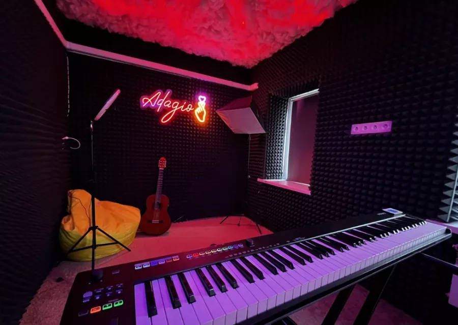 Студия вокала ReVoice в Москве: Гитара, Фортепиано, Вокал, Караоке, Музыка,