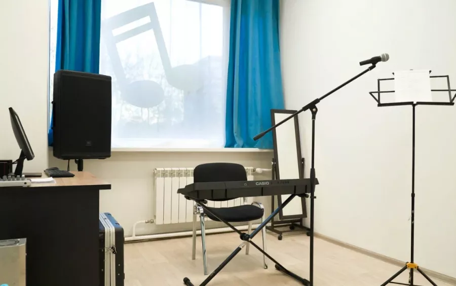 Музыкальная школа Hi, music! в Москве: Курсы вокала, Музыкальные курсы, Музыкальные инструменты, Гитара, Фортепиано, Скрипка, Ударные,