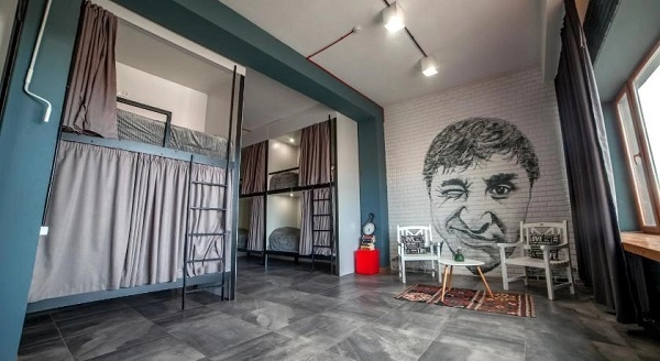 Хостел LOFT Hostel в Гюмри: Отель, сад, терраса, пункт обмена валюты, лаундж-зона, Чилим,