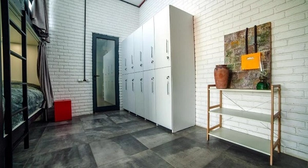 Хостел LOFT Hostel в Гюмри: Отель, сад, терраса, пункт обмена валюты, лаундж-зона, Чилим,