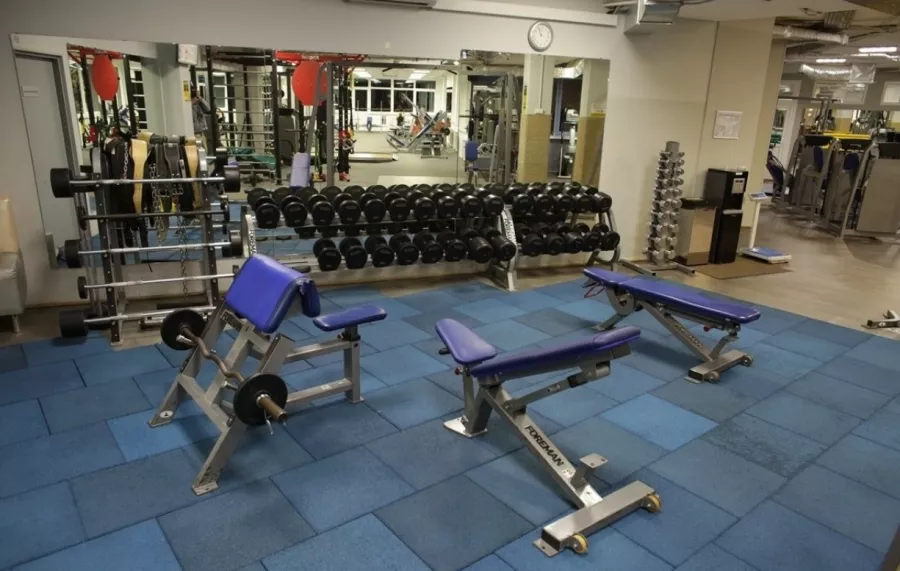 Фитнес-клуб Silver gym в Москве: Разовые посещения, Аэробика, Боевые искусства, Йога, Калланетика, Настольный теннис,