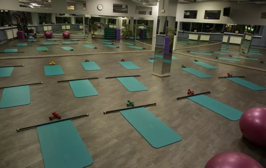 Фитнес-клуб Silver gym в Москве: Разовые посещения, Аэробика, Боевые искусства, Йога, Калланетика, Настольный теннис,
