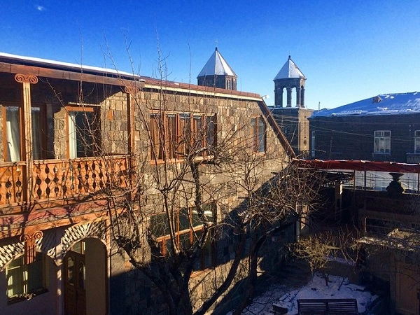 Отель Villa Kars в Гюмри: бутик-отель, комфорт, площадки барбекю, бесплатная парковка, средиземноморский ресторан, Отель,