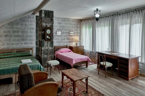 Отель Villa Kars в Гюмри: бутик-отель, комфорт, площадки барбекю, бесплатная парковка, средиземноморский ресторан, Отель,