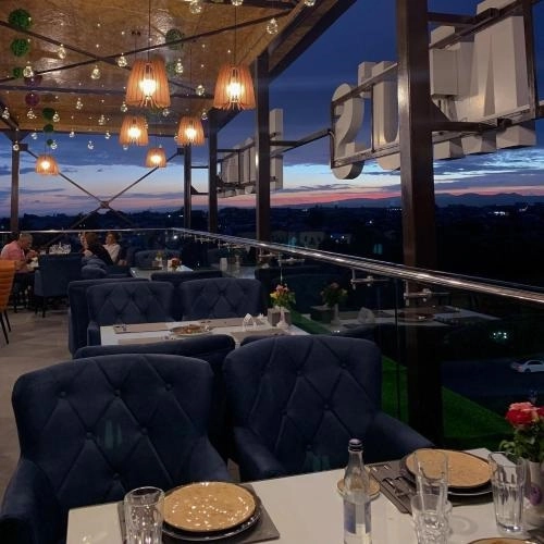 Отель в Гюмри Tomu's Hotel в Гюмри: камера хранения, комфорт, гостиничный парк, теле-зал, прачечная, Отель,