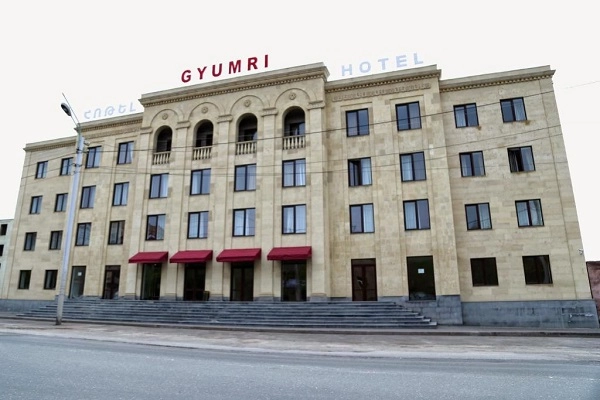 Гостиница Gyumri Hotel в Гюмри: Отель, Теле-зал, Комфорт, Камера хранения, Экскурсия, Ресторан, Гостевая парковка, Парикмахерская,