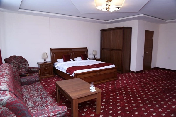 Гостиница Gyumri Hotel в Гюмри: Отель, Теле-зал, Комфорт, Камера хранения, Экскурсия, Ресторан, Гостевая парковка, Парикмахерская,