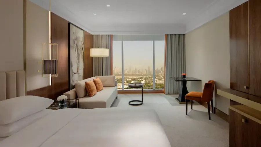 Отель Grand Hyatt Dubai5* в Дубаи: Пятизвездочный отель, Тренажеры , Спа-центр , Бизнес-центр , Бассейн , Бар , Комфортные номера ,