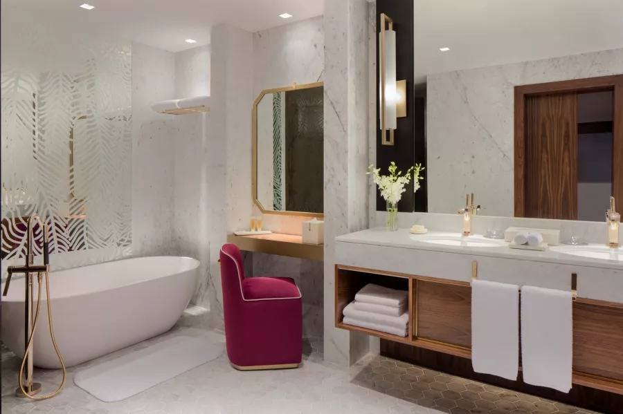 Отель Grand Hyatt Dubai5* в Дубаи: Пятизвездочный отель, Тренажеры , Спа-центр , Бизнес-центр , Бассейн , Бар , Комфортные номера ,