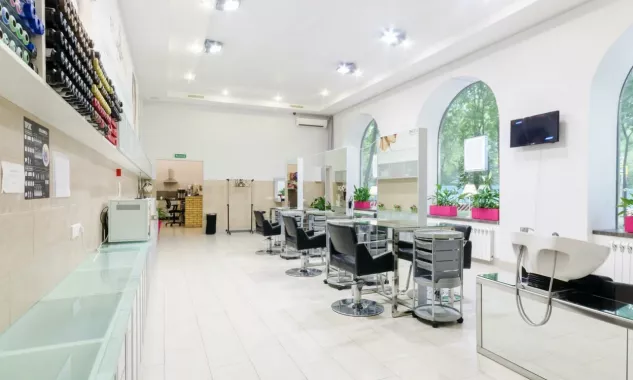 Cеть студий красоты и колористики "Salon N8 by Color Me".
