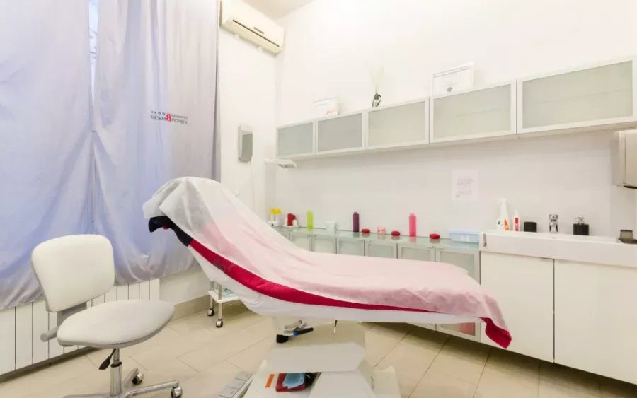 Cеть студий красоты и колористики Salon N8 by Color Me в Москве: Стрижка, Массаж, Ногти, Маникюр, Педикюр, Солярий,