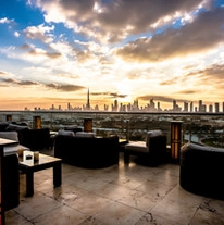 Ресторан Tomo Japanese Restaurant в Дубаи: Еда, Японская кухня, Суши, Бар,