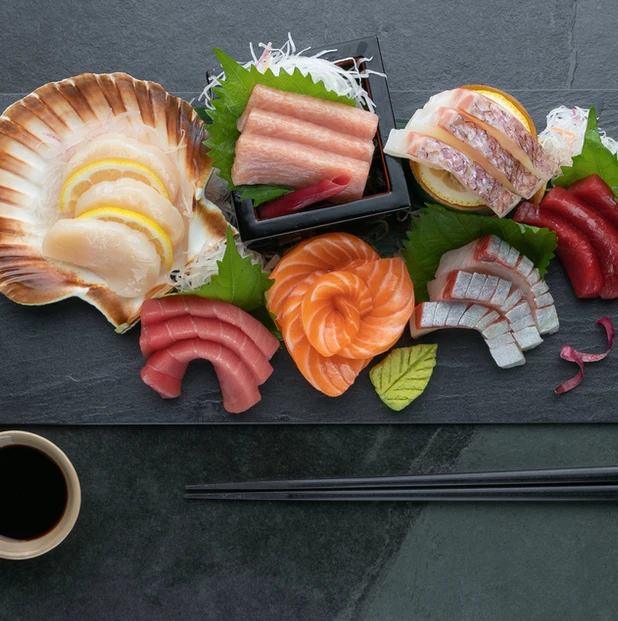 Ресторан Tomo Japanese Restaurant в Дубаи: Еда, Японская кухня, Суши, Бар,