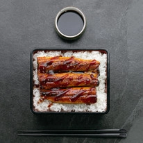 Ресторан Tomo Japanese Restaurant в Дубаи: Еда, Японская кухня, Суши, Бар,