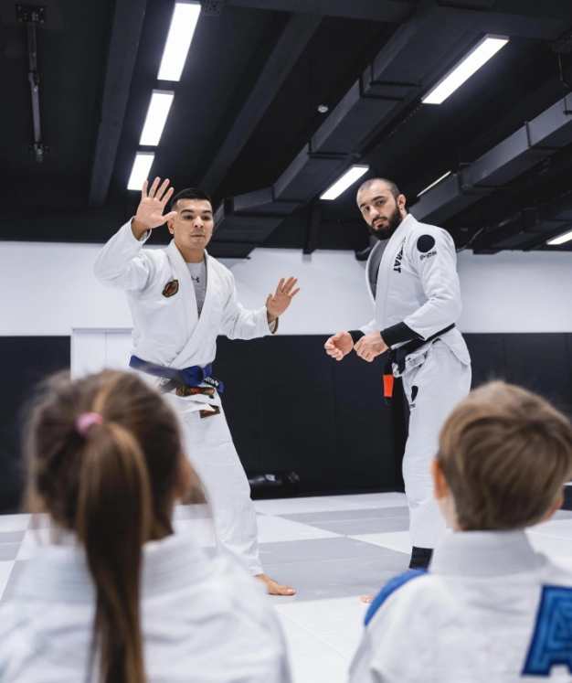 Тренажёрный зал Checkmat Academy в Москве: Боевые искусства , Кроссфит, Фитнес бар, Масаж,