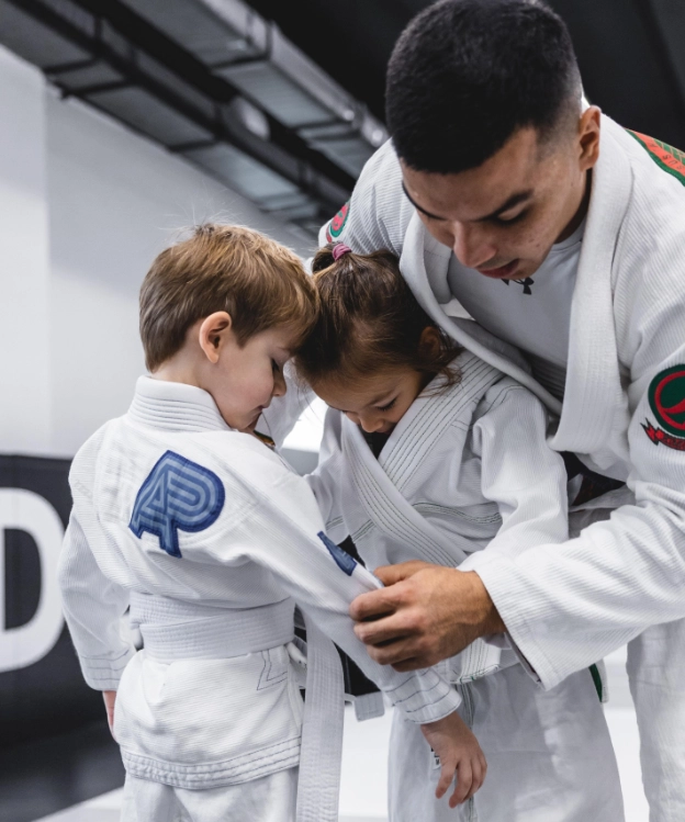 Тренажёрный зал Checkmat Academy в Москве: Боевые искусства , Кроссфит, Фитнес бар, Масаж,