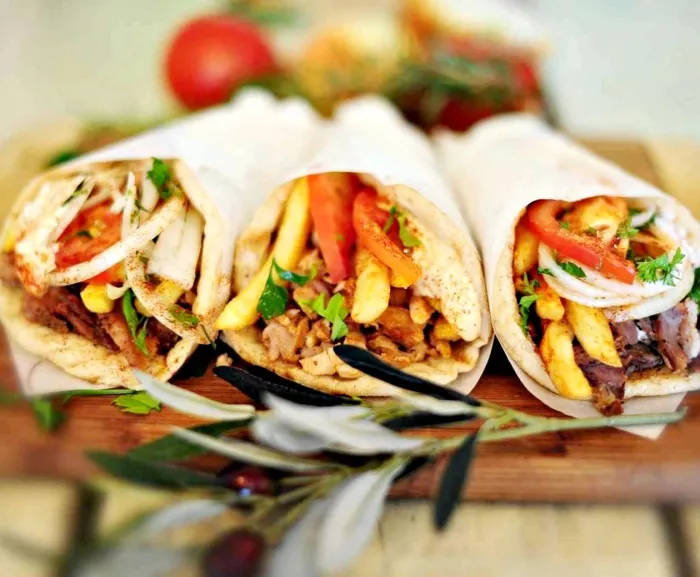 Шаурмечная "Shaurma GIROS holl".