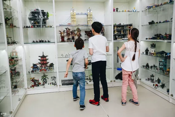 Развлекательный LEGO центр "iQube" на Крылатой
