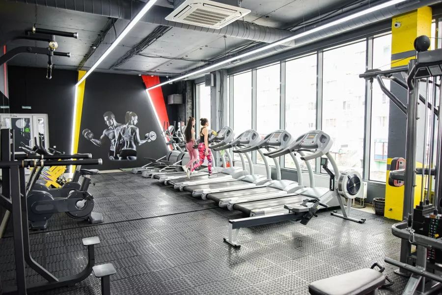Спортивный клуб Мегаfitness в Краснодаре: Танцевальные программы, Кроссфит, Йога, Аэробика, Пилатес, Стретчинг,