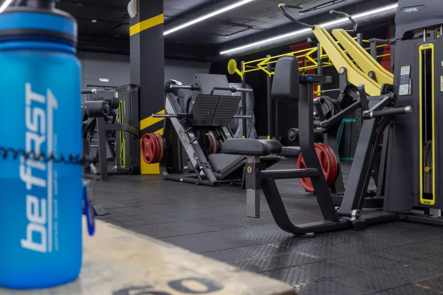 Спортивный клуб Мегаfitness в Краснодаре: Танцевальные программы, Кроссфит, Йога, Аэробика, Пилатес, Стретчинг,