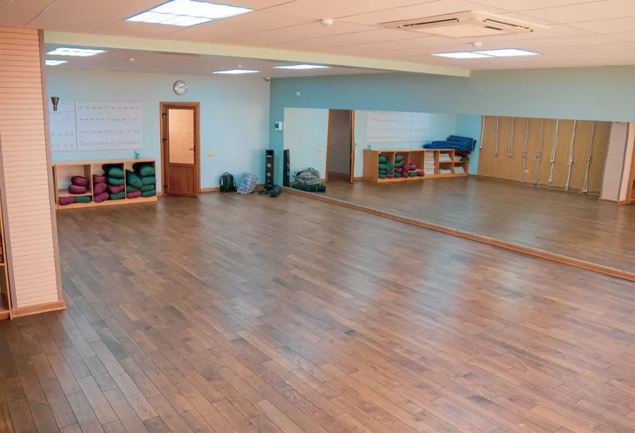 Сеть студий йоги Yogasana в Краснодаре: Отдельный женский зал, Фитнес для беременных, Детский уголок, Фитнес для детей, Стретчинг, Йога,
