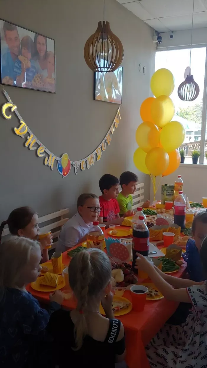 Кафе "Сытый кот".