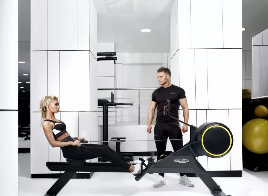 Фитнес-клуб Royal wellness club в Москве: Йога, Пилатес, Бассейн, Массаж, Сауны, Фитнес бар,