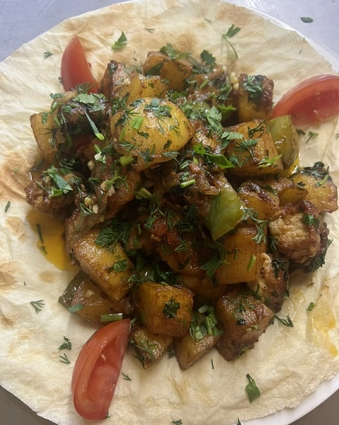 Барбекю-ресторан "Шашлычный двор".