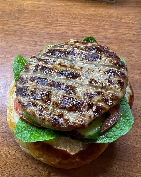 Барбекю-ресторан "Шашлычный двор".