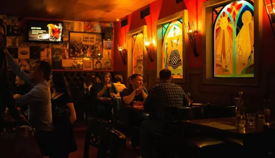 Кафе-бар The old school pub в Москве: Пивной бар, Европейская кухня, Бизнес-ланч, Живая музыка, Танцпол,