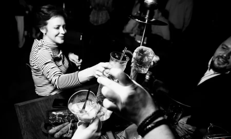 Кафе-бар The old school pub в Москве: Пивной бар, Европейская кухня, Бизнес-ланч, Живая музыка, Танцпол,