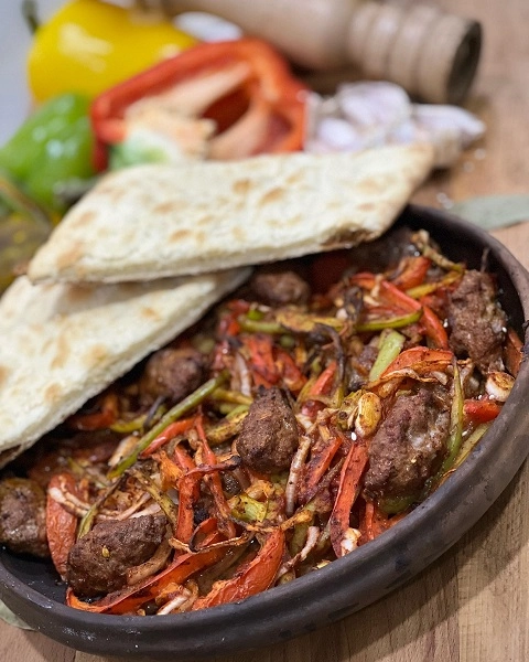 Ресторан национальной кухни Nor Aleppo в Гюмри: Армянская кухня, Ресторан, Восточные сладости, Семейный ужин, Экзотические блюда, Европейская кухня,