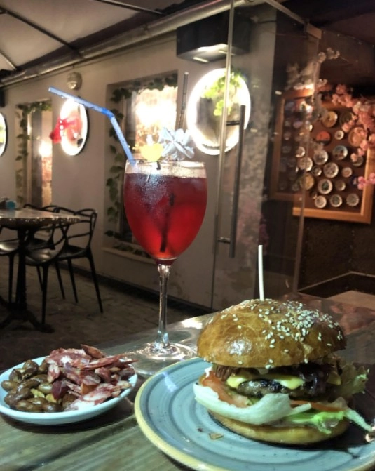Ресторан Сакура place в Москве: Китайская кухня, Вьетнамская кухня, Летняя терраса, Русская кухня, Бизнес-ланч,