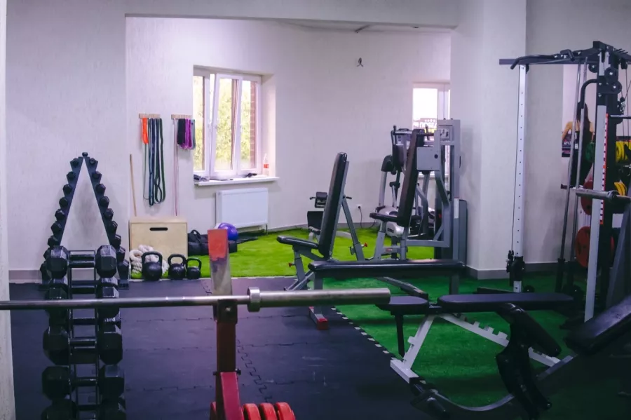 Фитнес клуб Legenda.GYM в Краснодаре: Детский уголок, Фитнес бар, TRX тренировки, Танцевальные программы, Боевые искусства, Фитнес для детей,