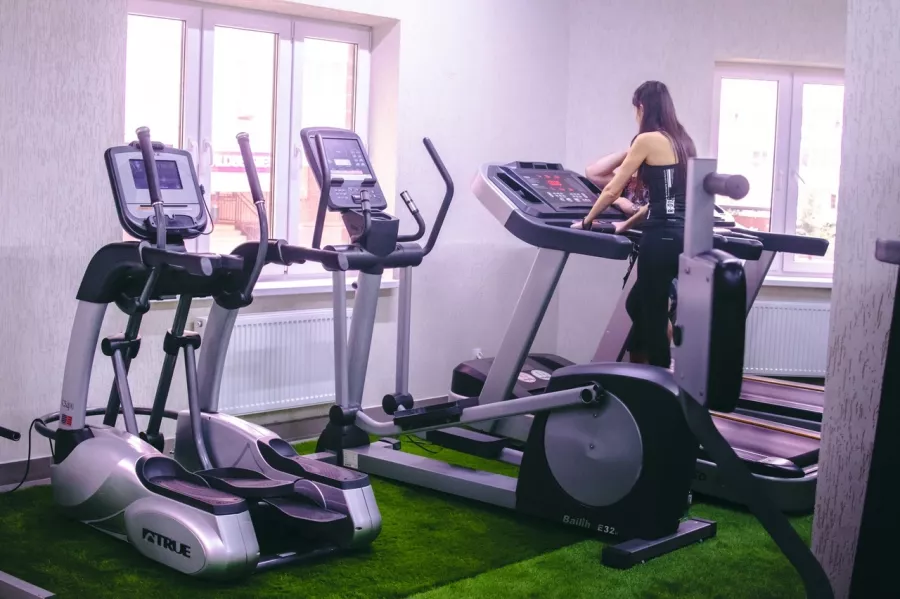 Фитнес клуб Legenda.GYM в Краснодаре: Детский уголок, Фитнес бар, TRX тренировки, Танцевальные программы, Боевые искусства, Фитнес для детей,